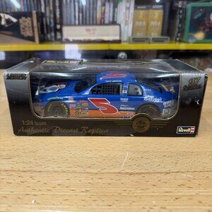 1997 Revell TERRY LABONTE #5 1:24 Scale Kelloggs Frosted Flakes Race Car